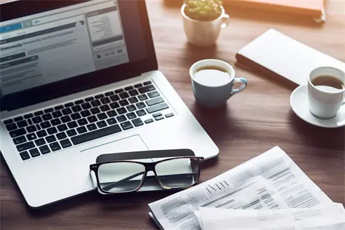 公安大学李严简介